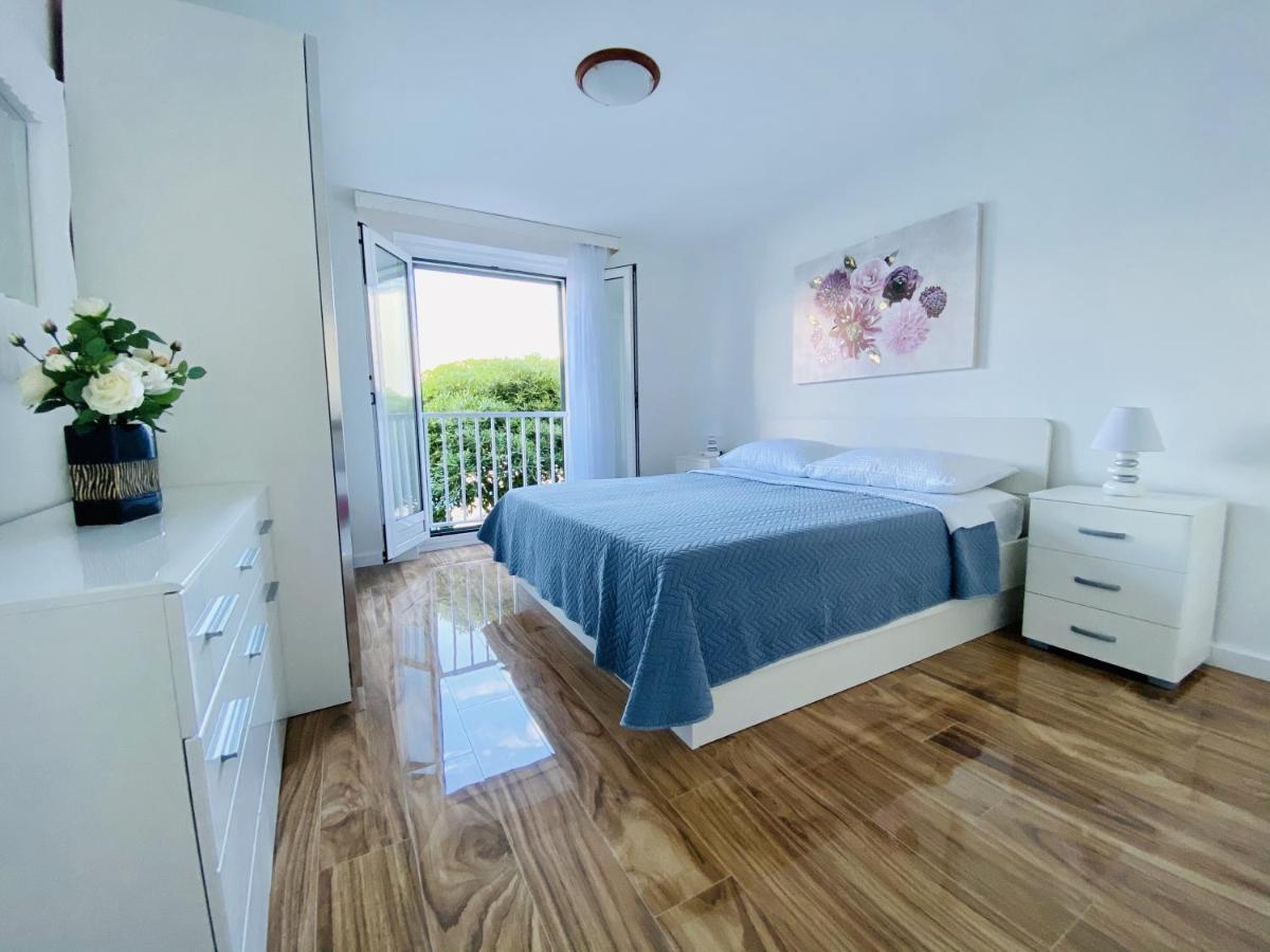 Apartments By The Sea Postira, Brac - 2928 Bagian luar foto